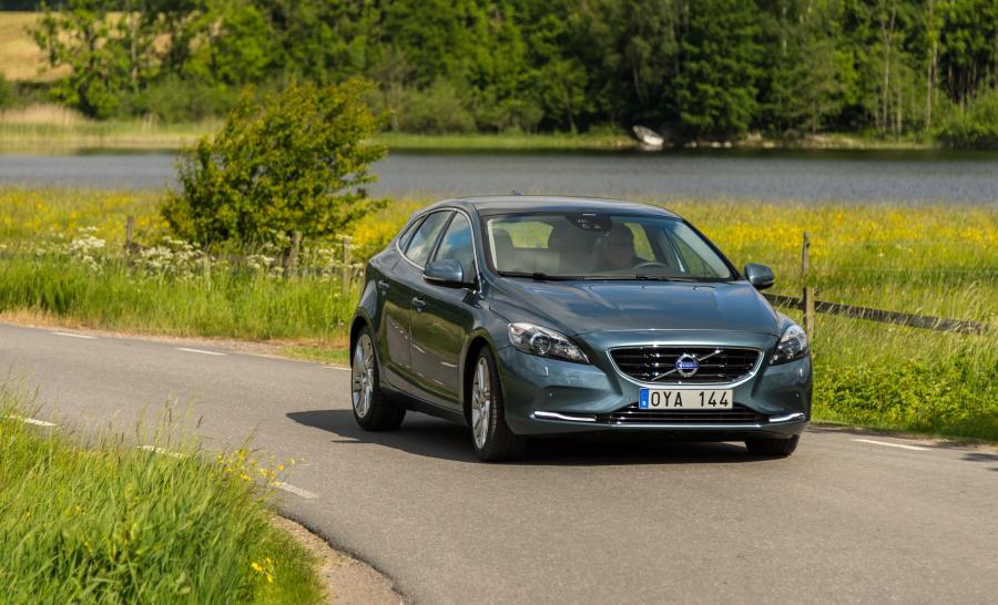  Volvo V40 2012 года  (фото 100 из 183)